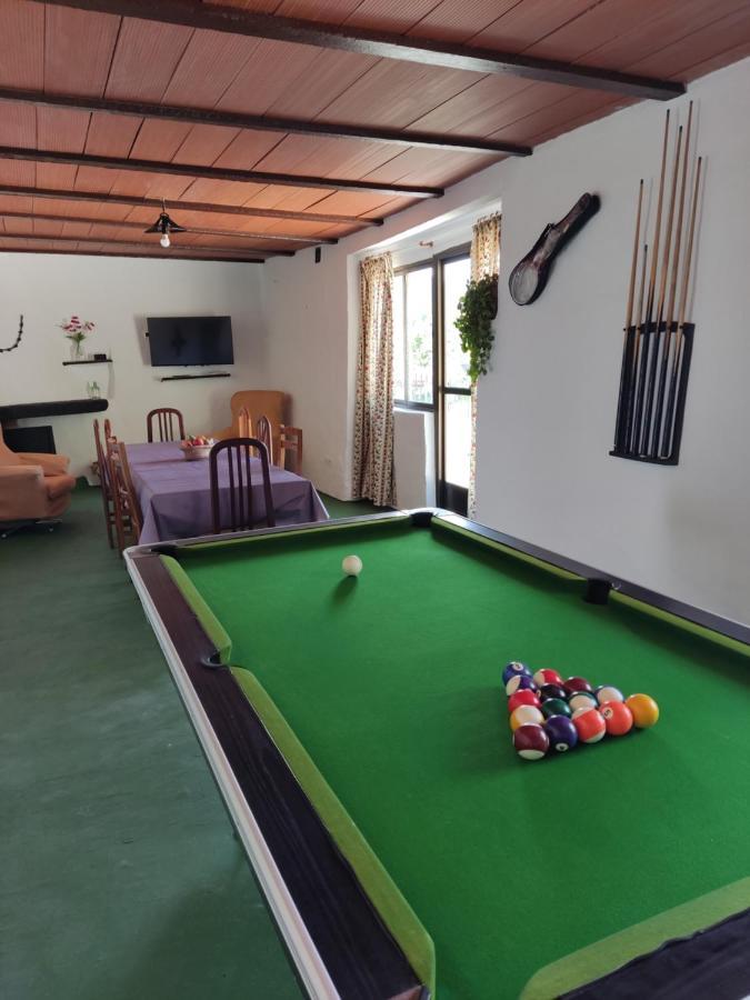 Con Maravillosas Vistas, Bbq Y Piscina Hébergement de vacances *