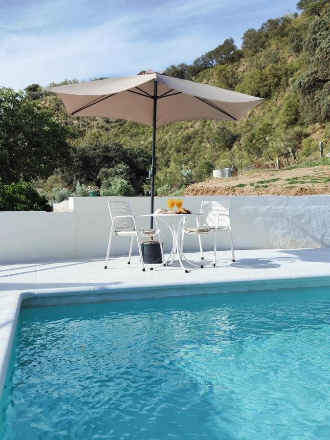 Con Maravillosas Vistas, Bbq Y Piscina